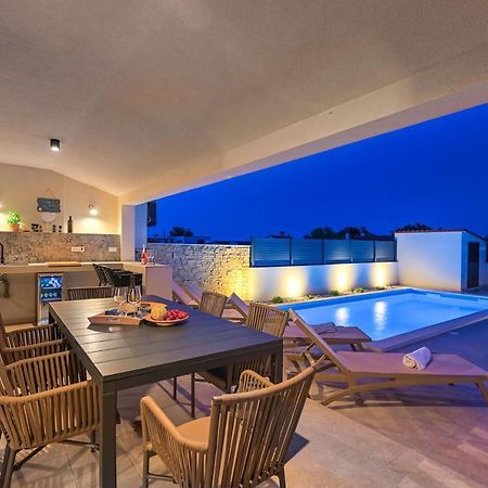 Apartment Zala With Private Pool Ližnjan 外观 照片