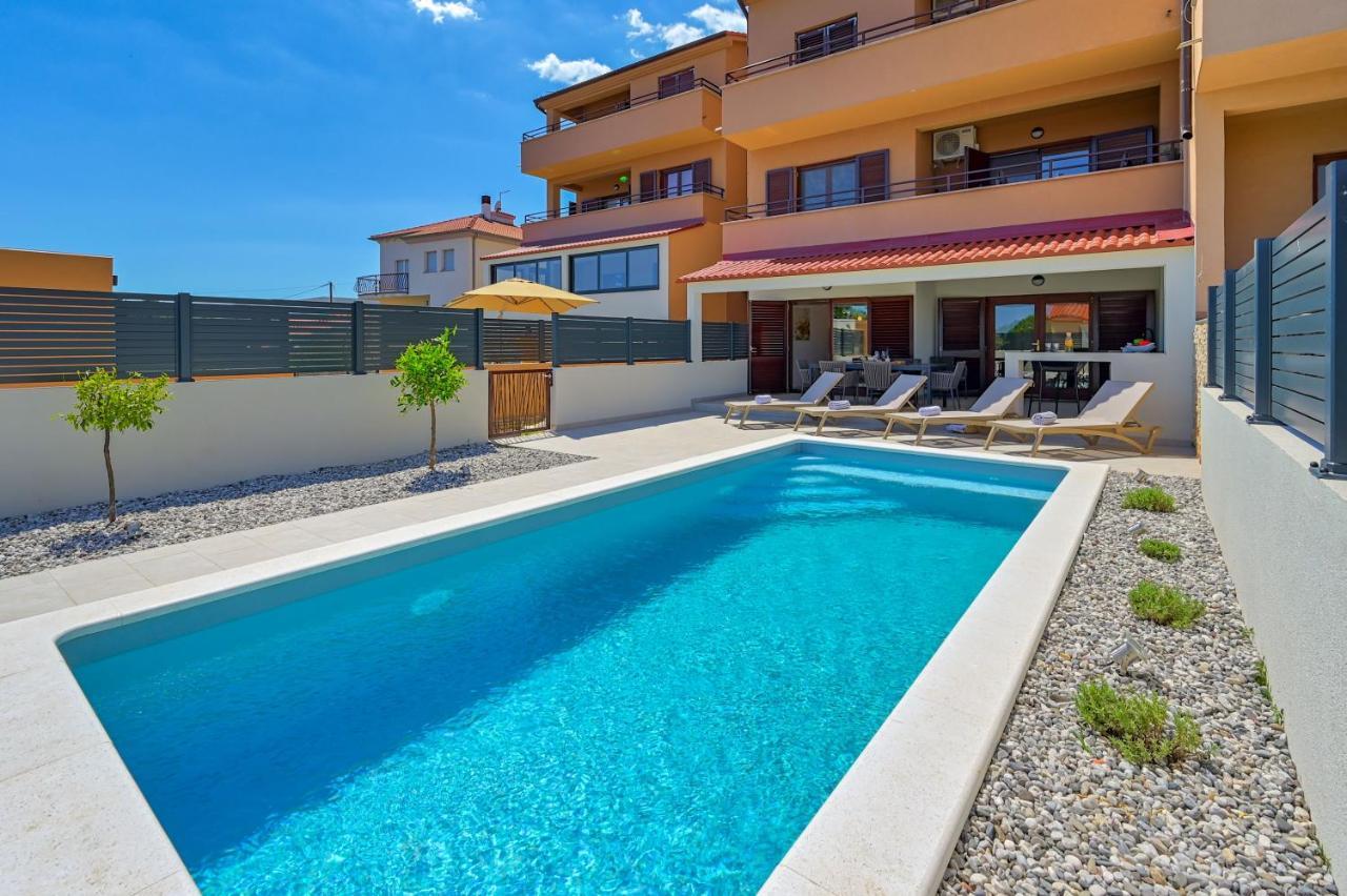 Apartment Zala With Private Pool Ližnjan 外观 照片
